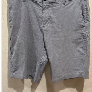 Lululemon Athletica Men's Light Gray Flat Front Shorts